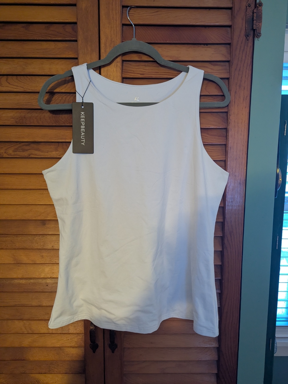 KeepBeauty Women's White Scoop Neck Tank Top